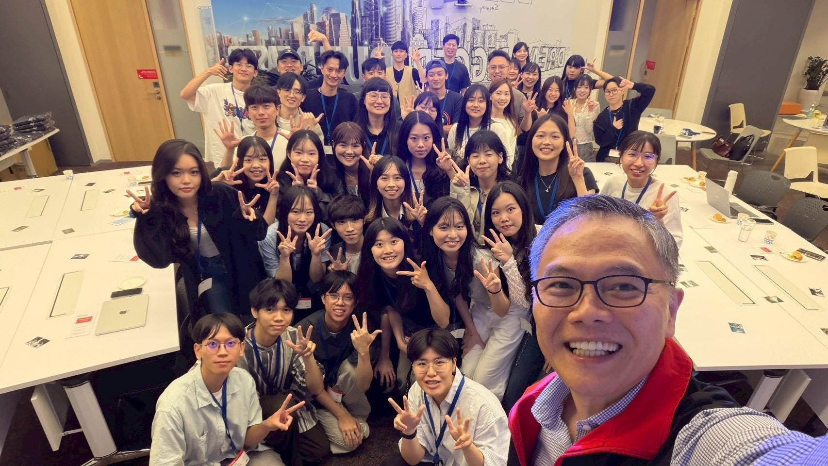 8th-aws-educate